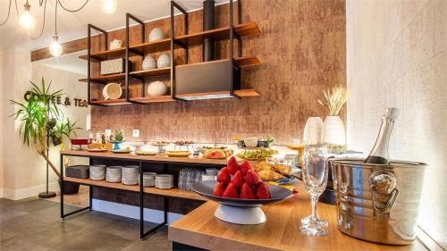 Food and beverages, LX51 Studios & Suites - Lisbon Center, Lisbon