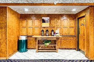 Coffee shop 4, Motel 6-Roanoke, VA, Roanoke