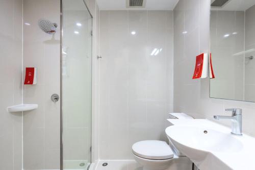 Bathroom 4, Red Planet Hat Yai, Hat Yai