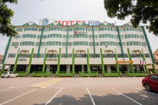 Exterior view, Hotel Super Cowboy, Malacca City